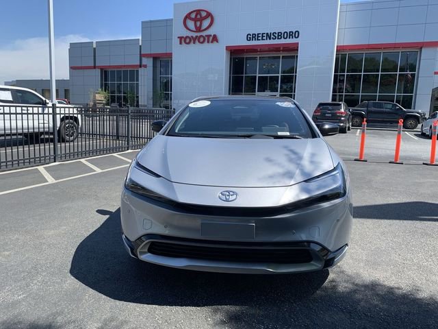 Used 2024 Toyota Prius Prime FWD image 3