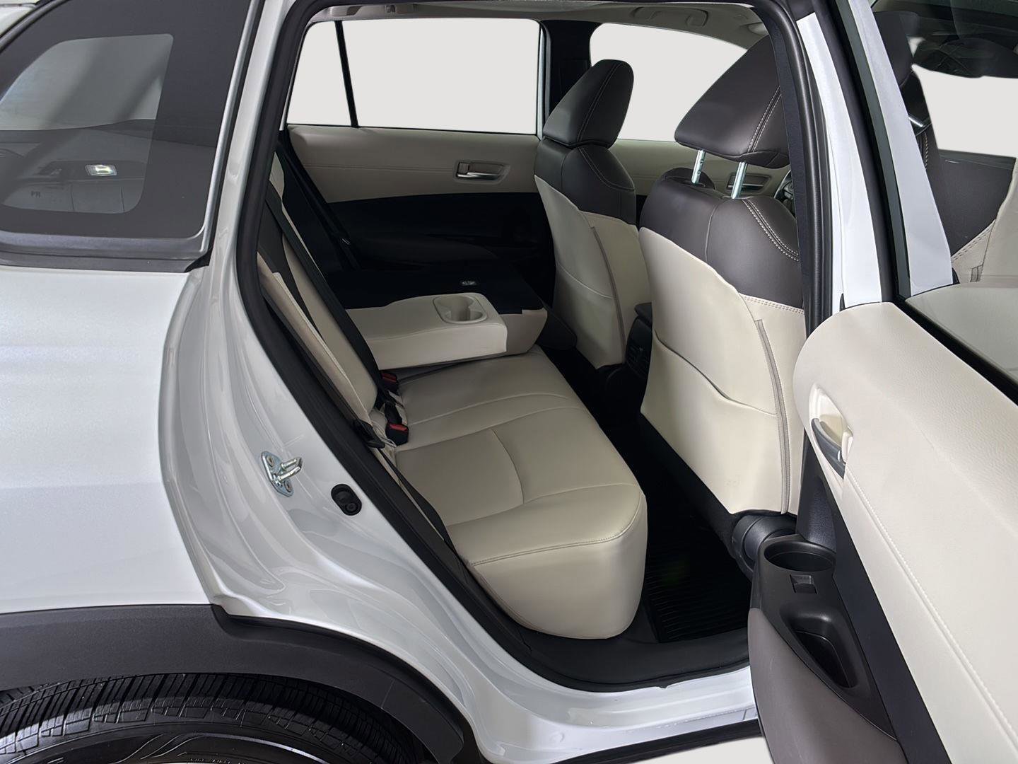 Used 2023 Toyota Corolla Cross XLE w/ Convenience Package image 19