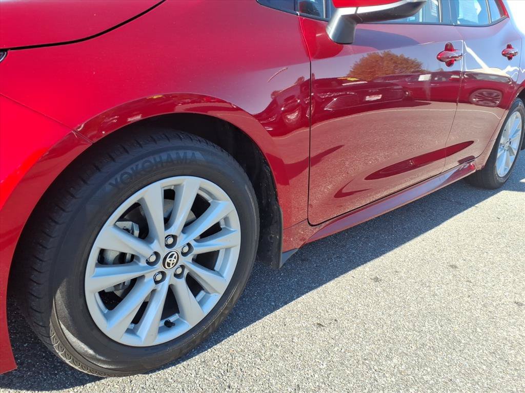 Certified 2025 Toyota Corolla SE FWD image 9