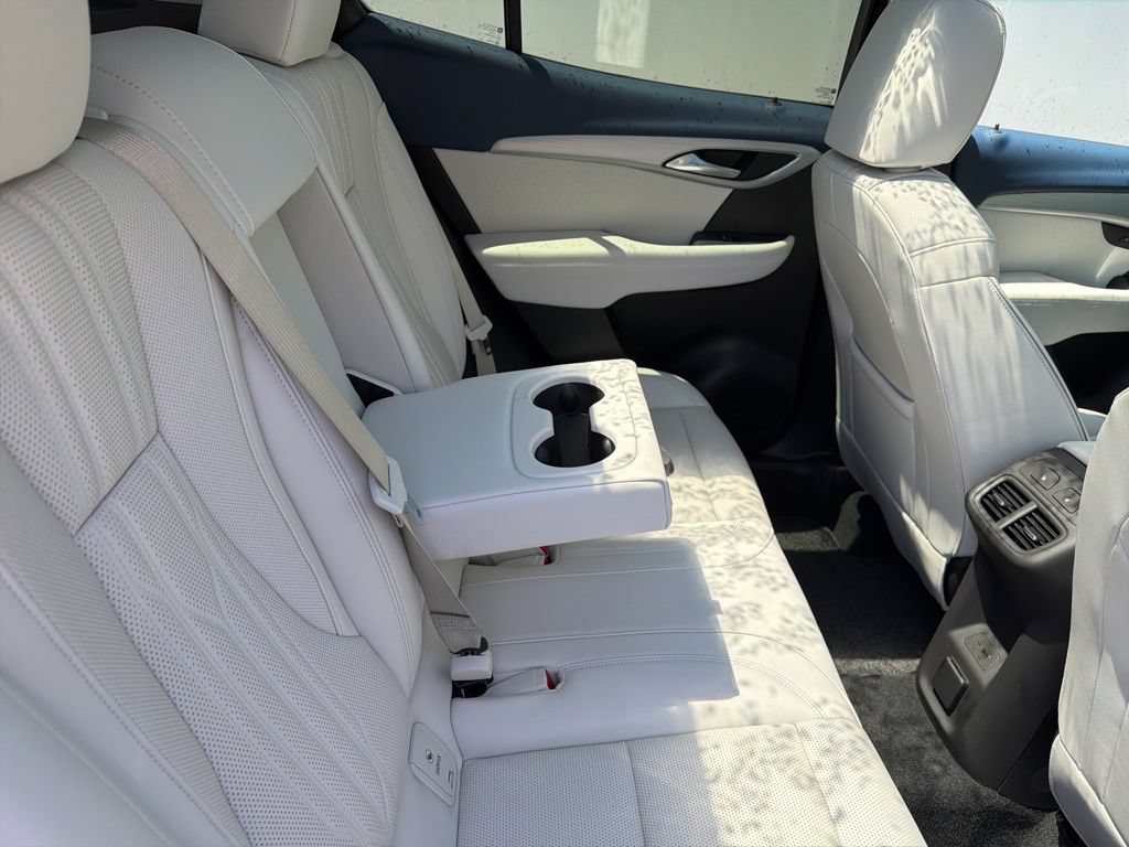 Used 2024 Buick Envision Avenir AWD/4WD image 23