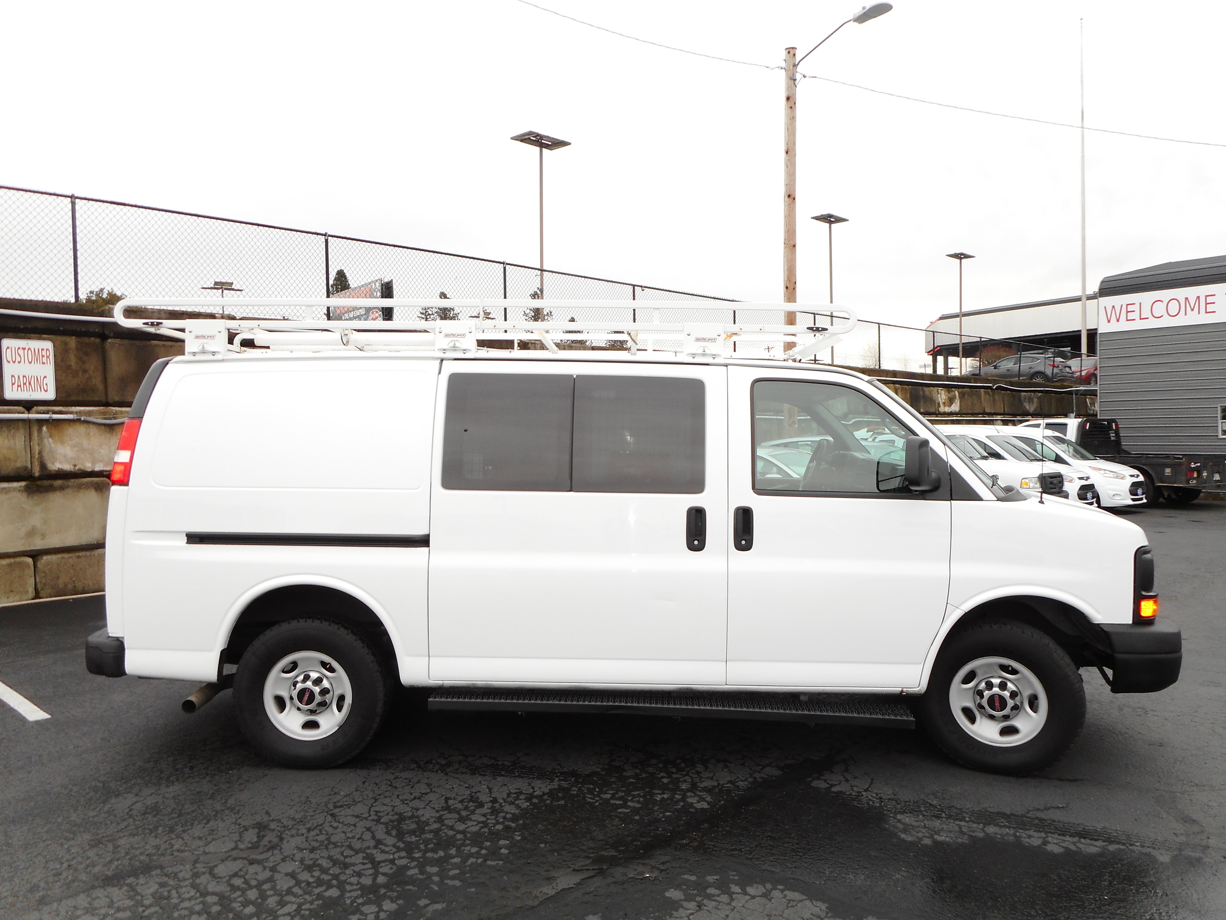 Used 2015 GMC Savana 3500 image 6