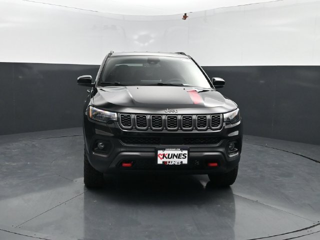 New 2026 Jeep Compass Trailhawk w/ Trailer Tow Group AWD/4WD image 2