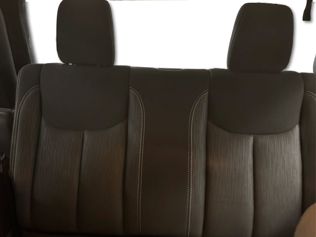 Used 2015 Jeep Wrangler Rubicon w/ Power Convenience Group image 16