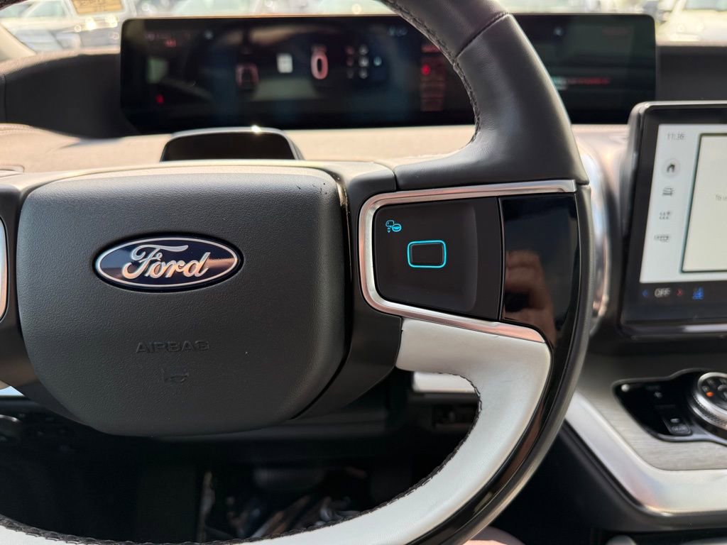 Used 2025 Ford Expedition Max Platinum image 25