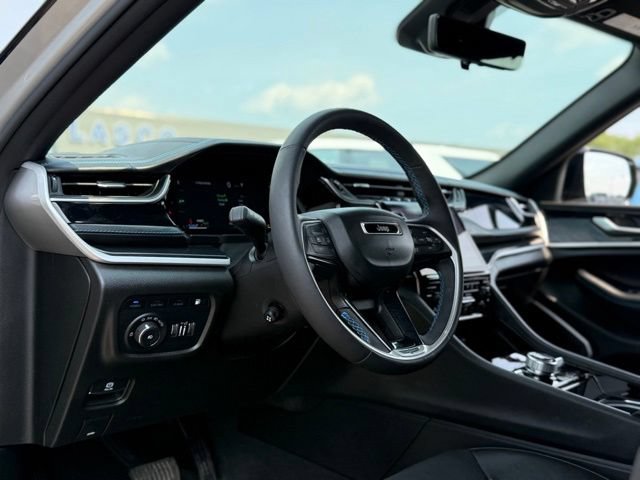 Used 2022 Jeep Grand Cherokee Trailhawk w/ Luxury Tech Group III AWD/4WD image 11