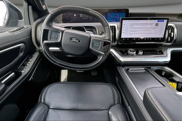 Used 2025 Ford Expedition Max Platinum w/ Stealth Performance Package AWD/4WD image 8