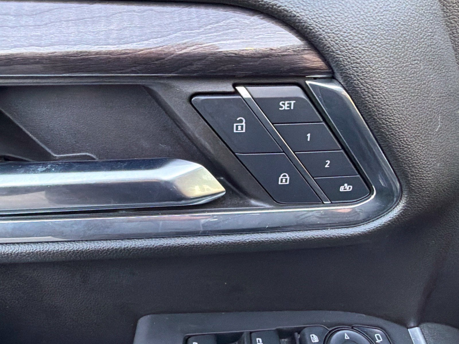 Used 2024 Chevrolet Silverado 1500 LTZ AWD/4WD image 13