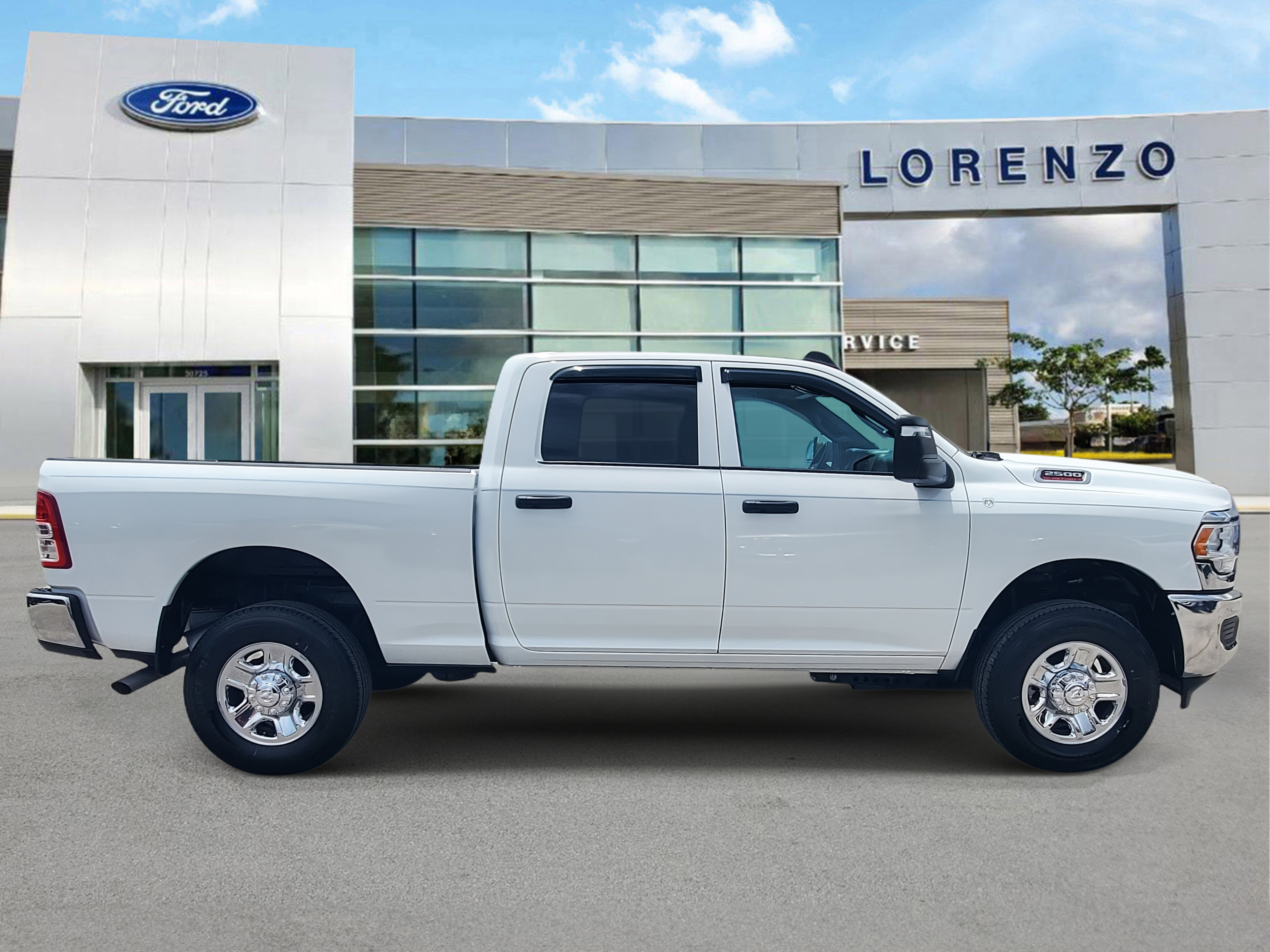 Used 2024 RAM 2500 Tradesman w/ Chrome Appearance Group image 4