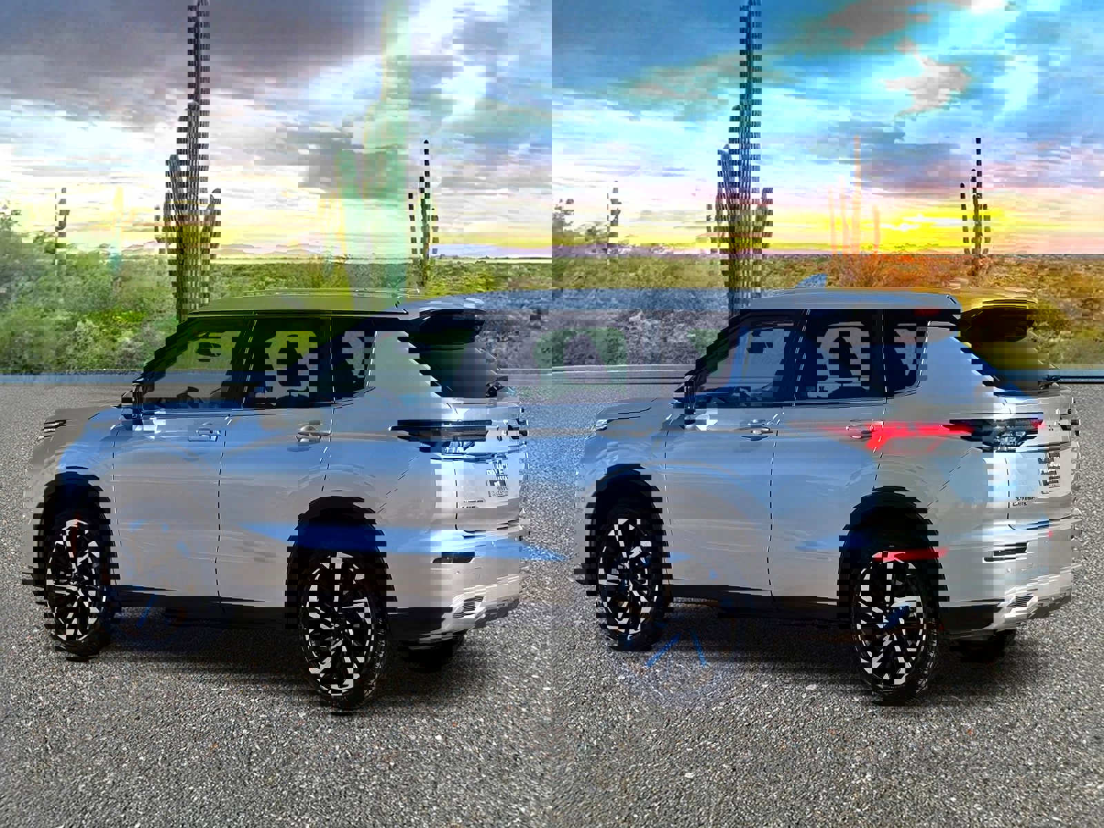 Used 2024 Mitsubishi Outlander SE image 4