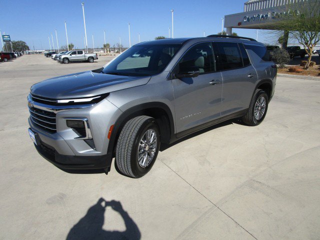 New 2026 Chevrolet Traverse LT w/ Driver Confidence Package FWD image 3
