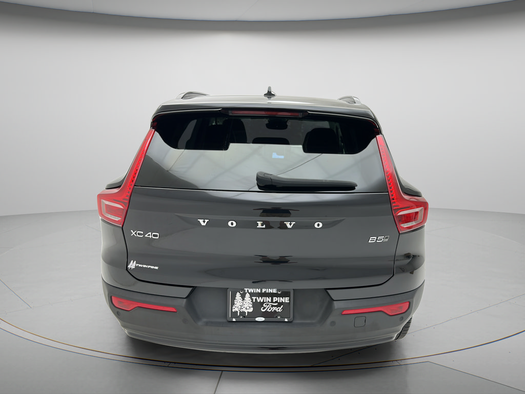 Used 2024 Volvo XC40 B5 Core AWD/4WD image 7