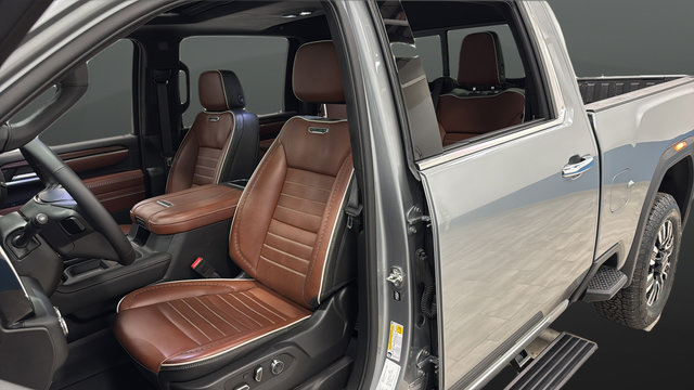 Used 2025 GMC Sierra 3500 Denali Ultimate AWD/4WD image 9
