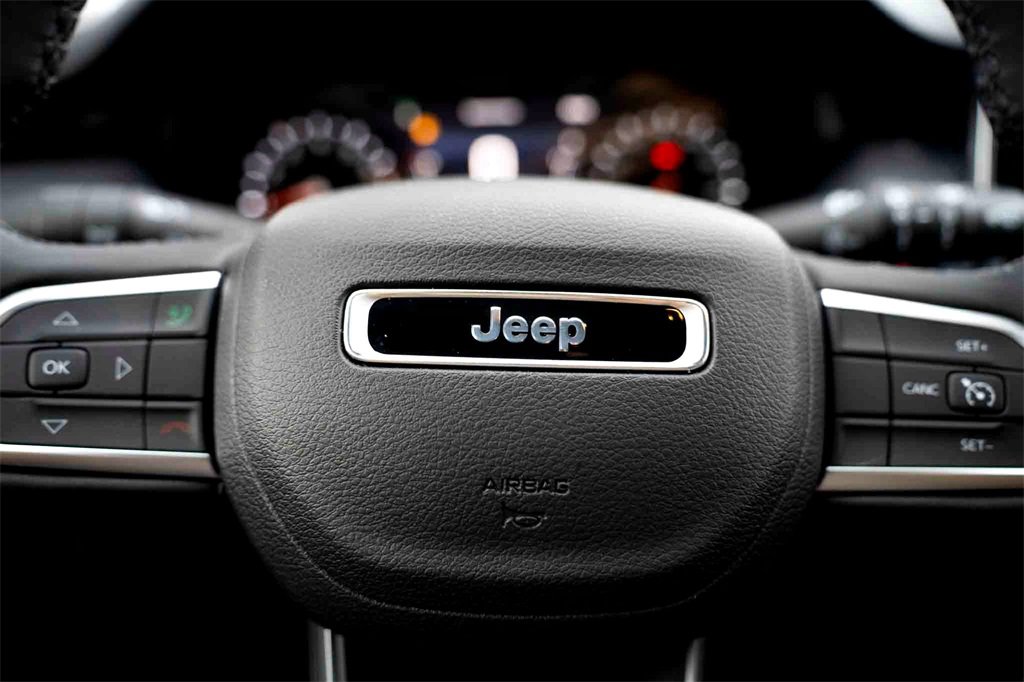 New 2026 Jeep Compass Latitude image 12