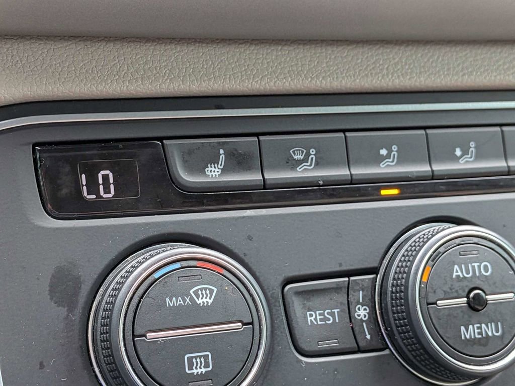 Used 2019 Volkswagen Atlas SE w/ Towing Package FWD image 21