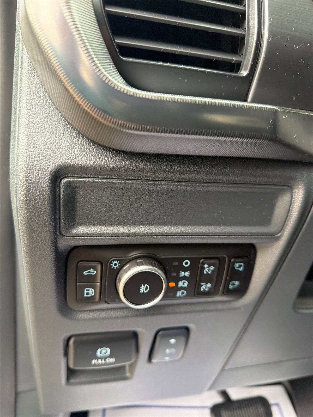 New 2025 Ford F150 Lariat w/ Equipment Group 501A Mid image 13