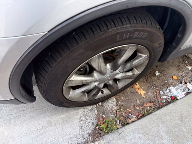 Used 2011 INFINITI EX35 Journey w/ Premium Pkg RWD image 3