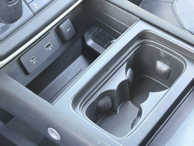 Used 2022 Land Rover Defender 90 X-Dynamic S image 18