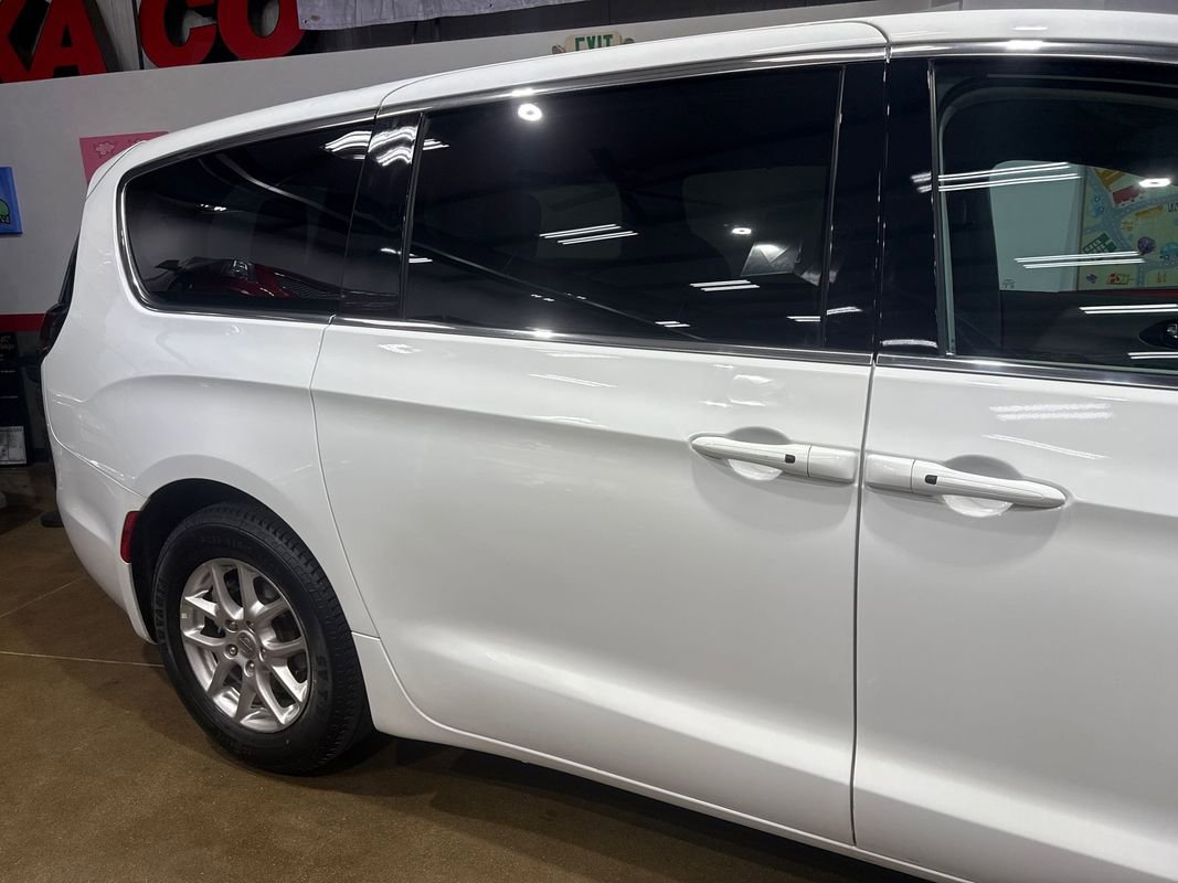 Used 2023 Chrysler Pacifica Touring-L FWD image 69