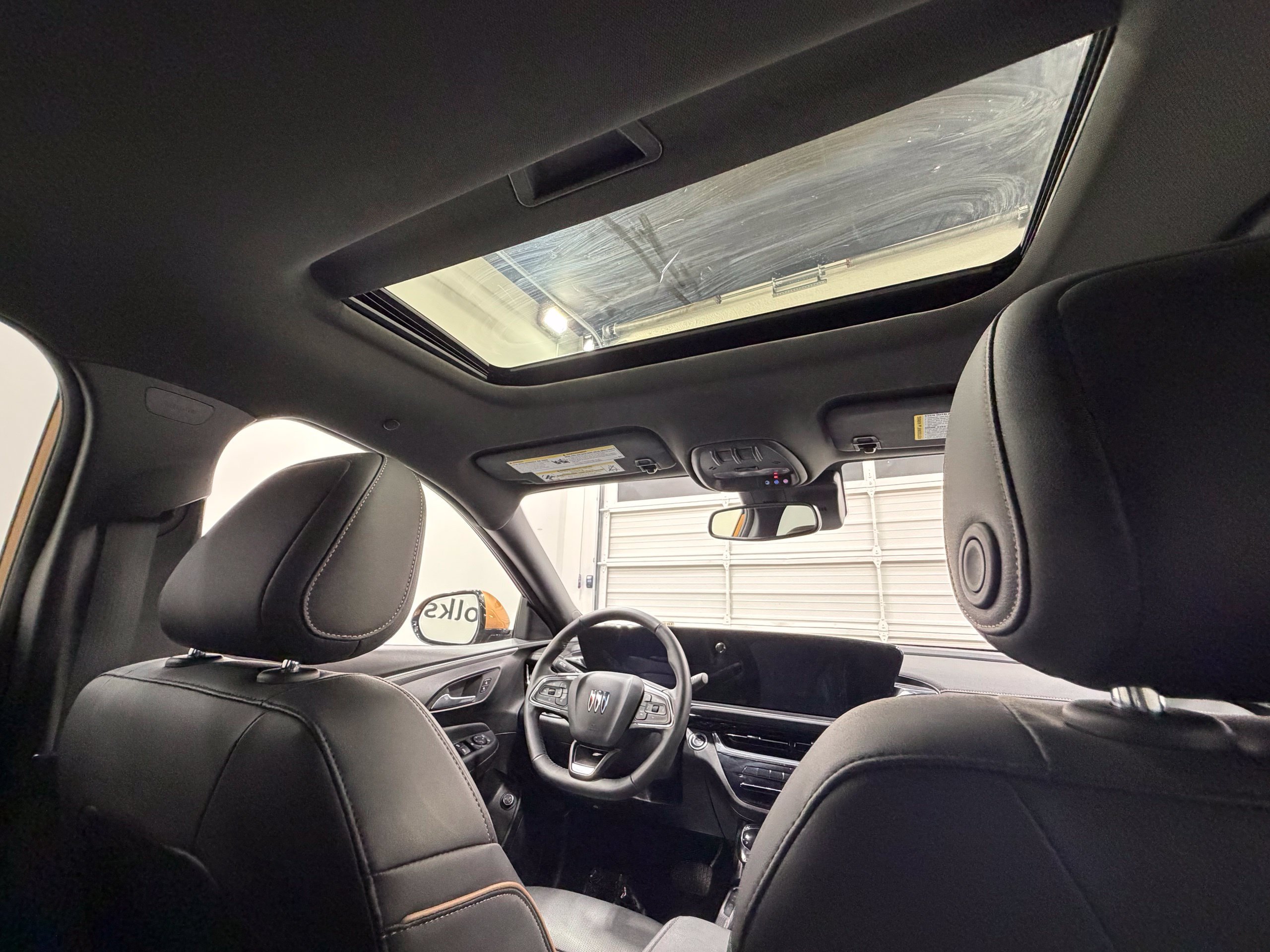 Used 2025 Buick Envista Avenir FWD image 40
