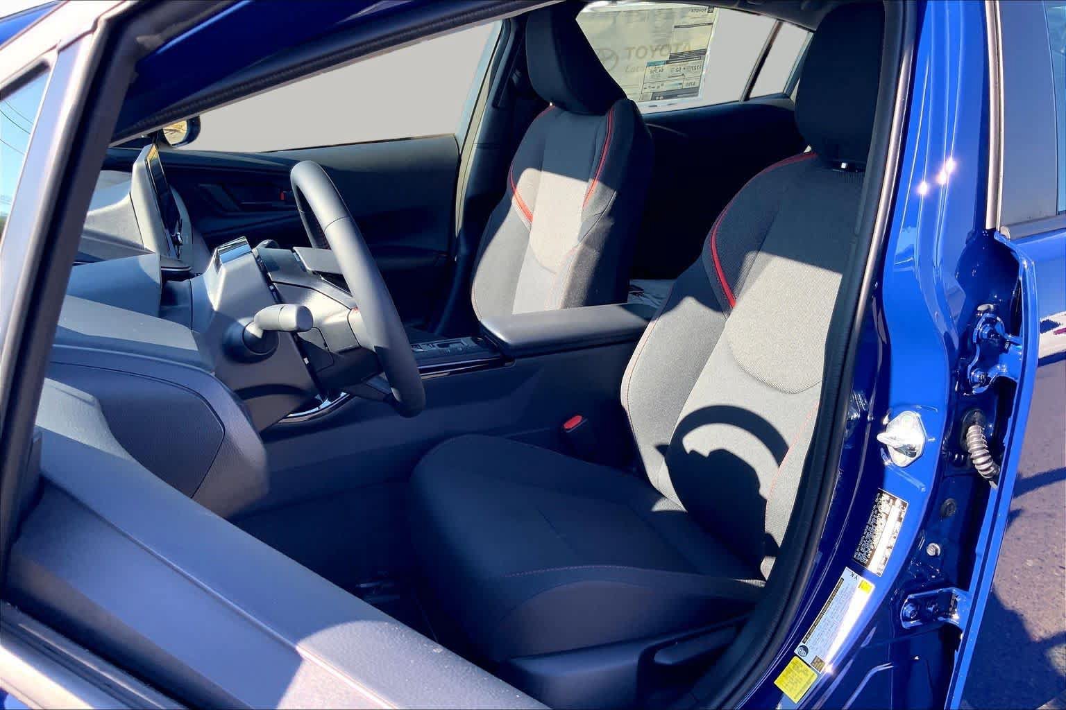 New 2026 Toyota Prius Plug-In Hybrid FWD image 9