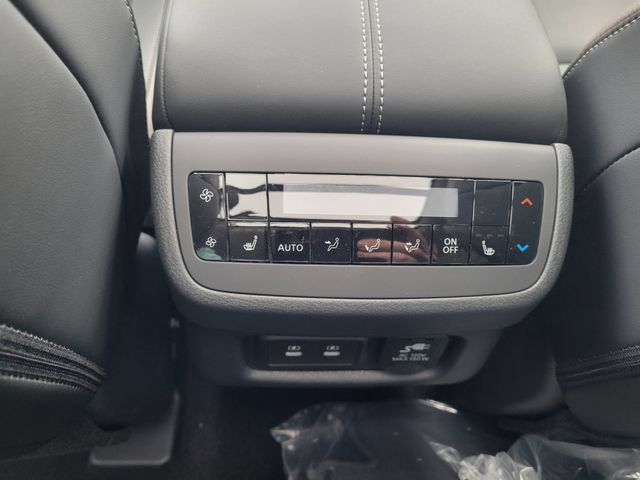 New 2026 Nissan Pathfinder Platinum AWD/4WD image 35