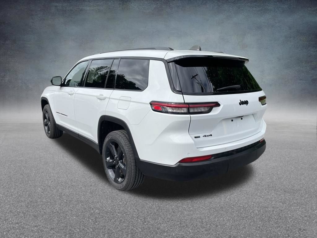 Used 2023 Jeep Grand Cherokee L Laredo AWD/4WD image 6