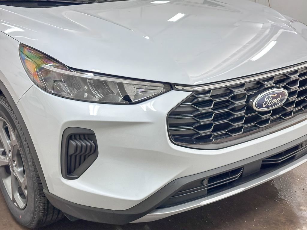 New 2026 Ford Escape ST-Line w/ Cold Weather Package AWD/4WD image 12
