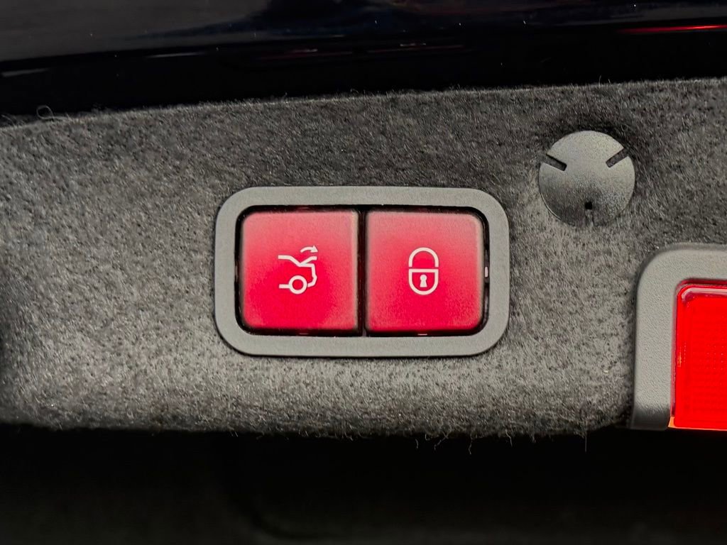 Used 2018 Mercedes-Benz C 300 Sedan image 11