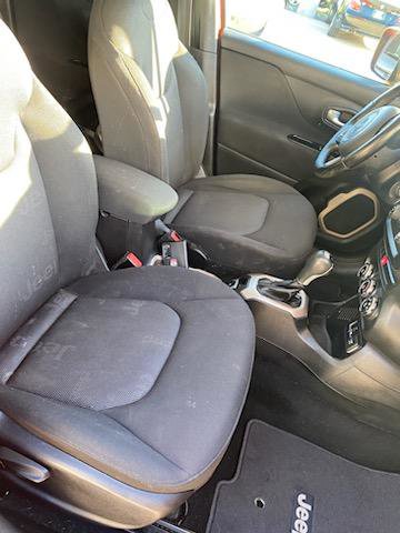 Used 2015 Jeep Renegade Latitude FWD image 5