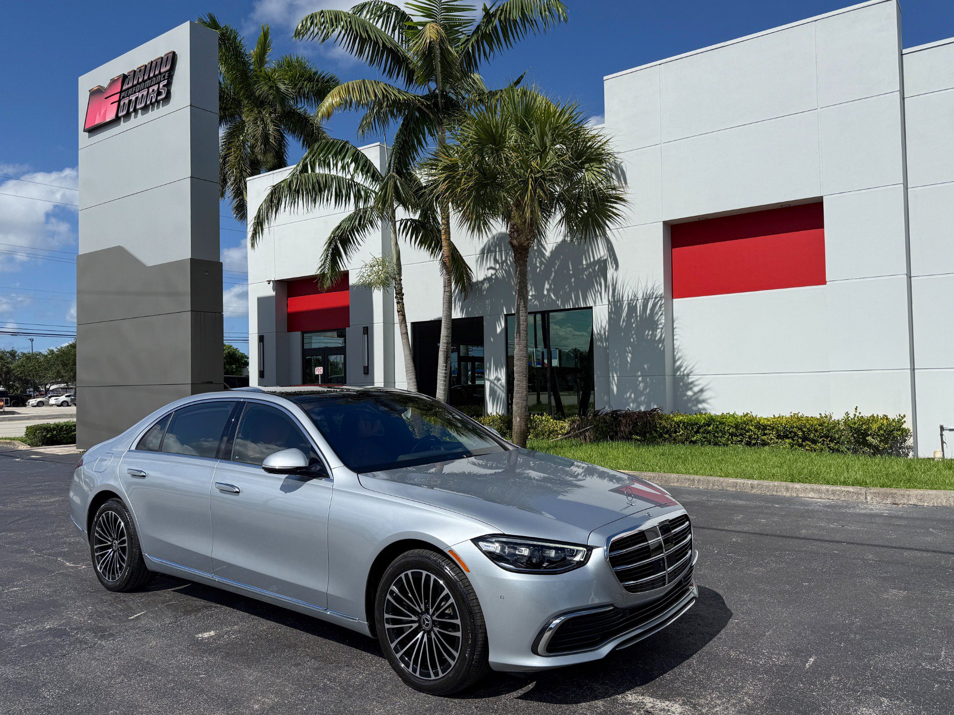 Used 2023 Mercedes-Benz S 580e 4MATIC Sedan image 1