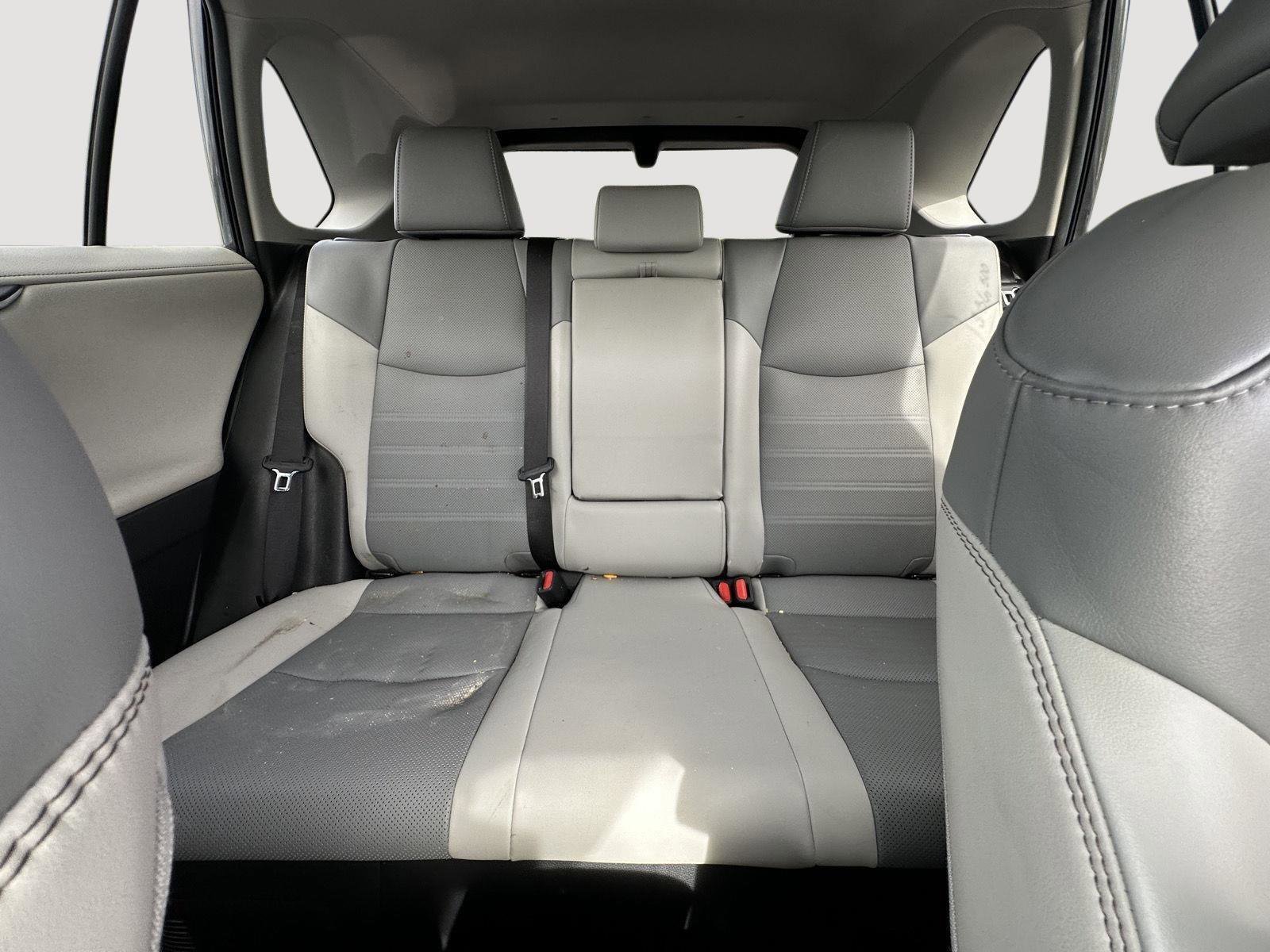 Used 2022 Toyota RAV4 Limited image 13