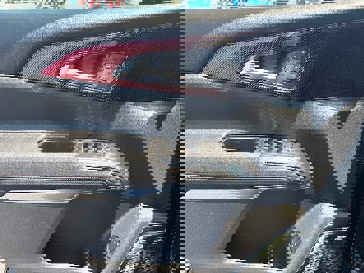 Used 2024 Chevrolet Traverse RS image 20