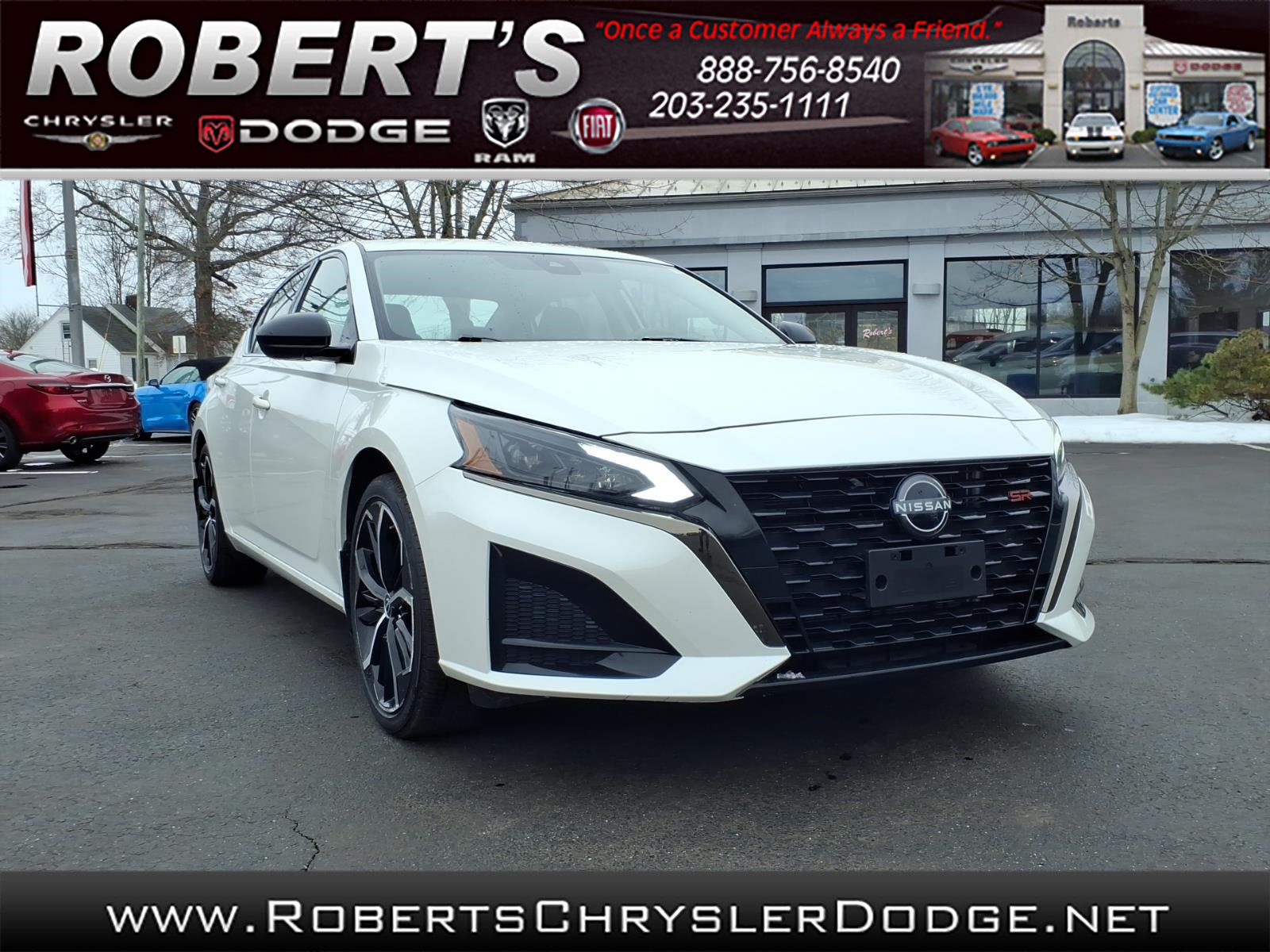 Used 2023 Nissan Altima 2.5 SR FWD image 1