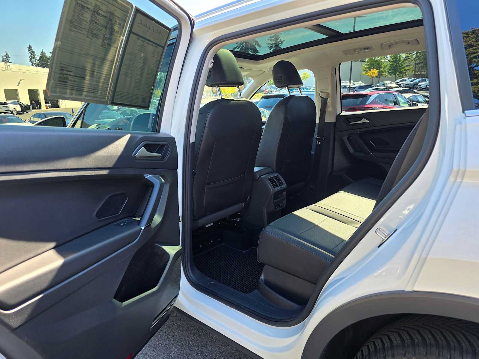 Used 2020 Volkswagen Tiguan SEL AWD/4WD image 15