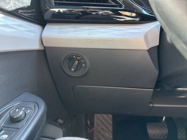 Used 2022 Volkswagen Taos S image 21