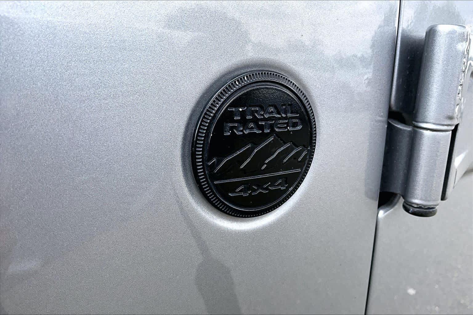 Used 2020 Jeep Wrangler Unlimited Sahara AWD/4WD image 9