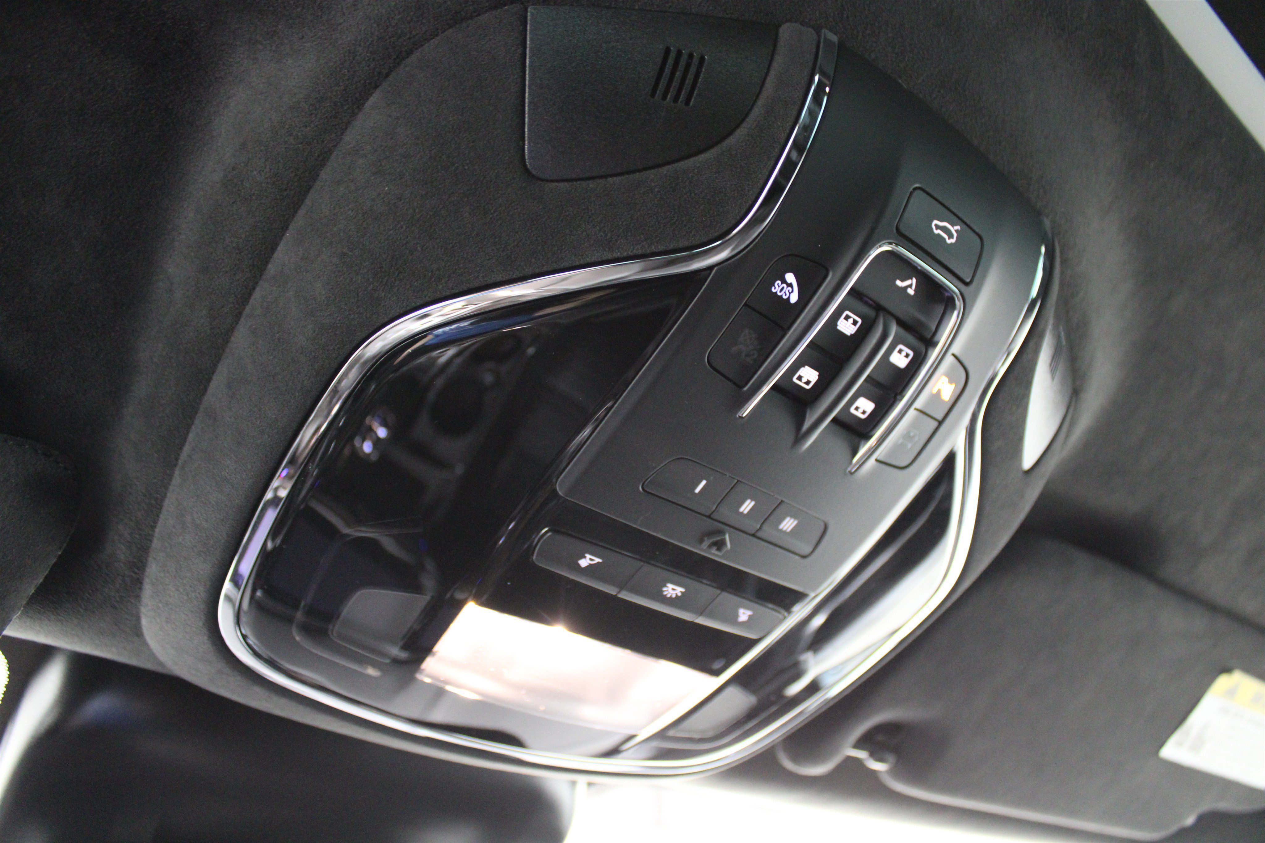 Used 2023 Maserati Levante Modena AWD/4WD image 18