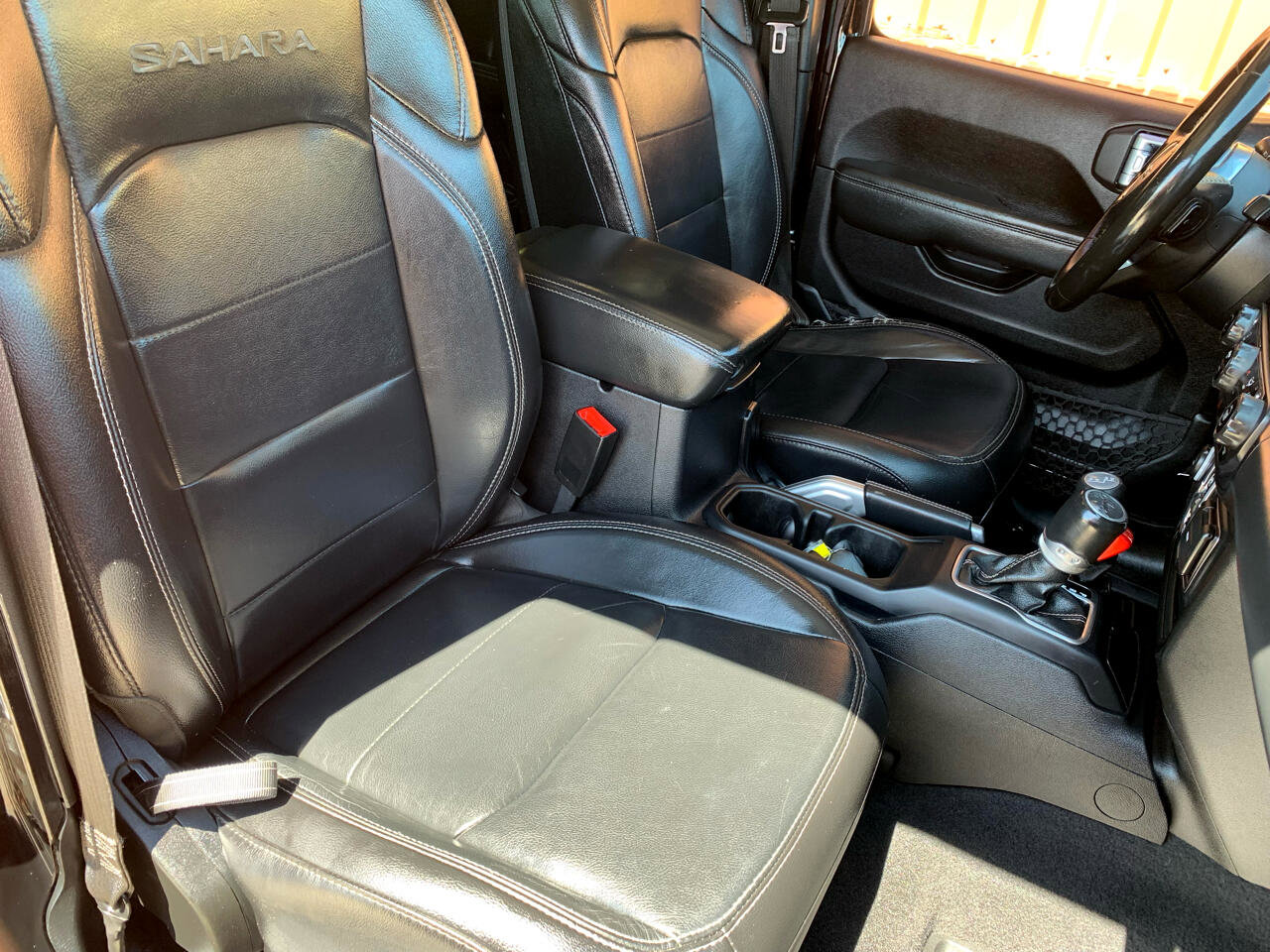 Used 2019 Jeep Wrangler Unlimited Sahara image 14