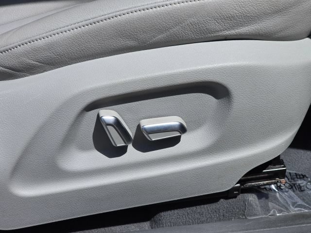 Used 2015 Audi Q5 2.0T Premium Plus w/ Technology Package AWD/4WD image 18