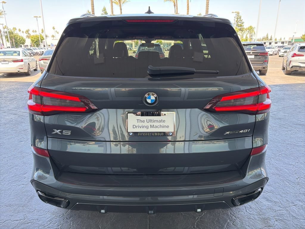 Used 2022 BMW X5 xDrive40i w/ M Sport Package AWD/4WD image 4