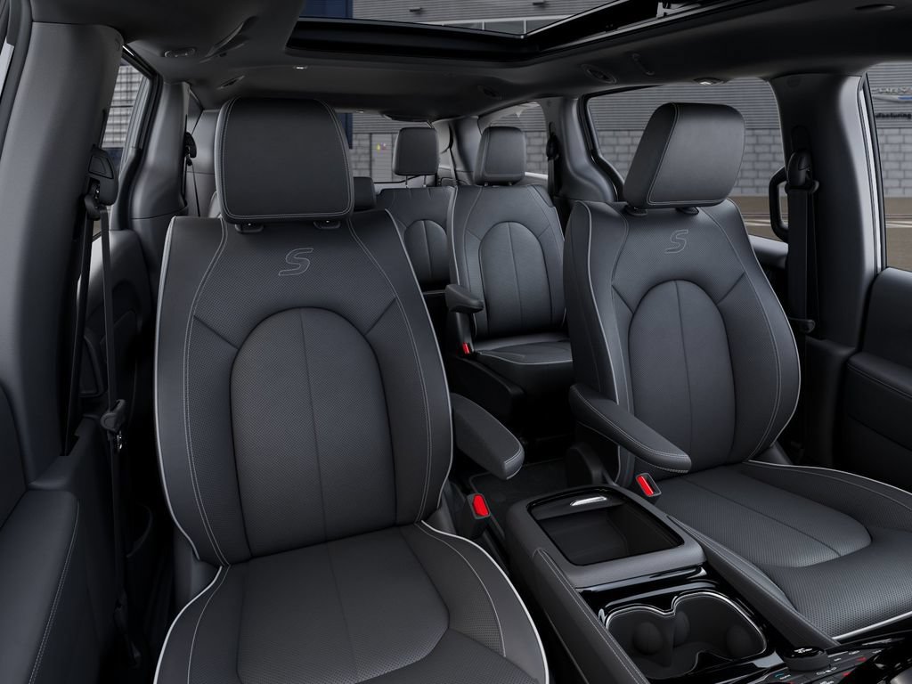 New 2027 Chrysler Pacifica Limited AWD/4WD image 16