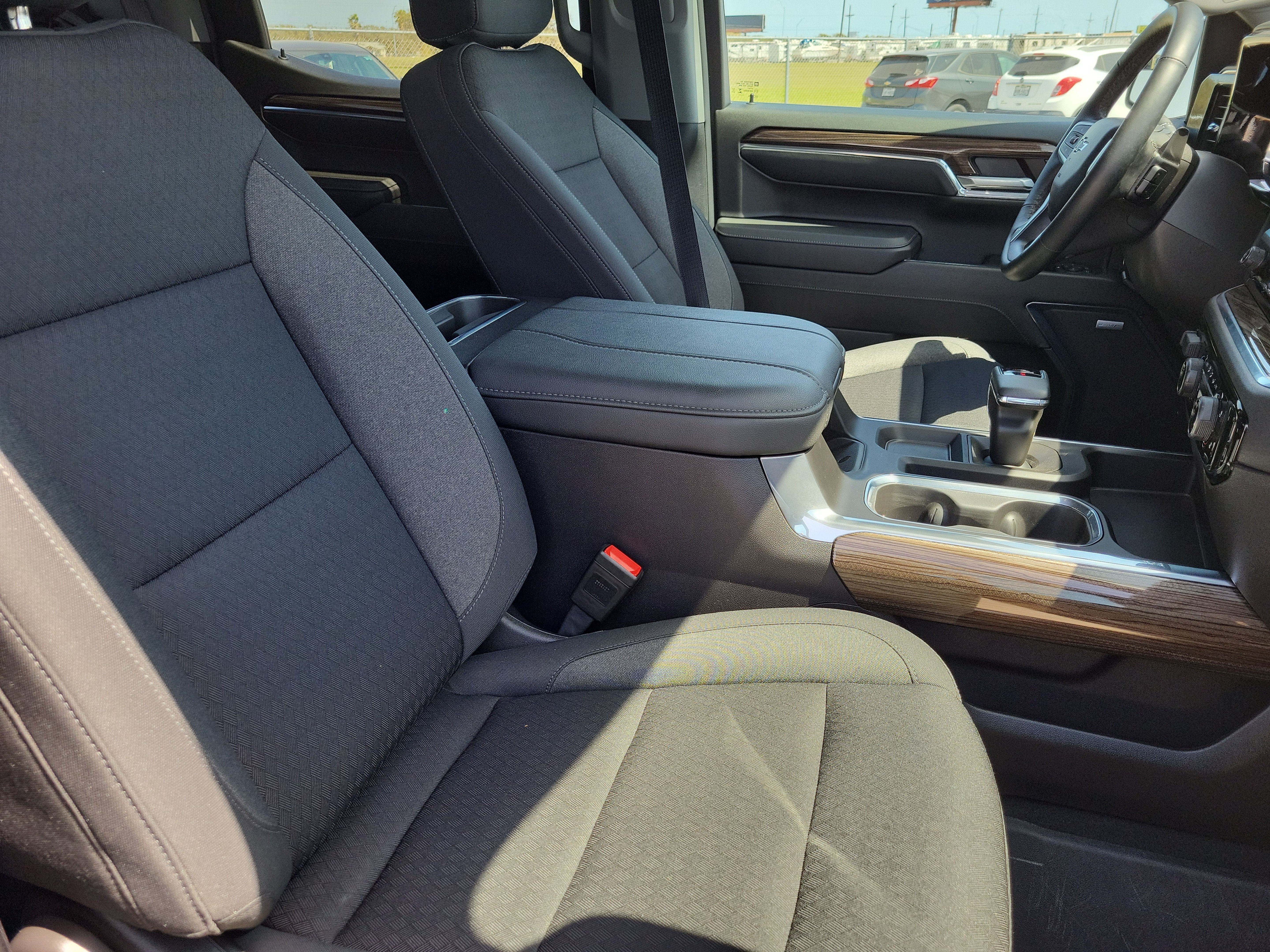 Used 2024 Chevrolet Silverado 1500 LT Trail Boss w/ Convenience Package II AWD/4WD image 10