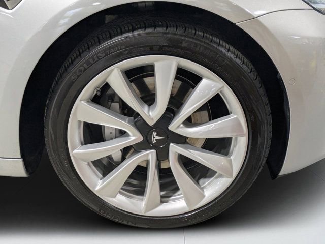 Used 2018 Tesla Model 3 Long Range image 9
