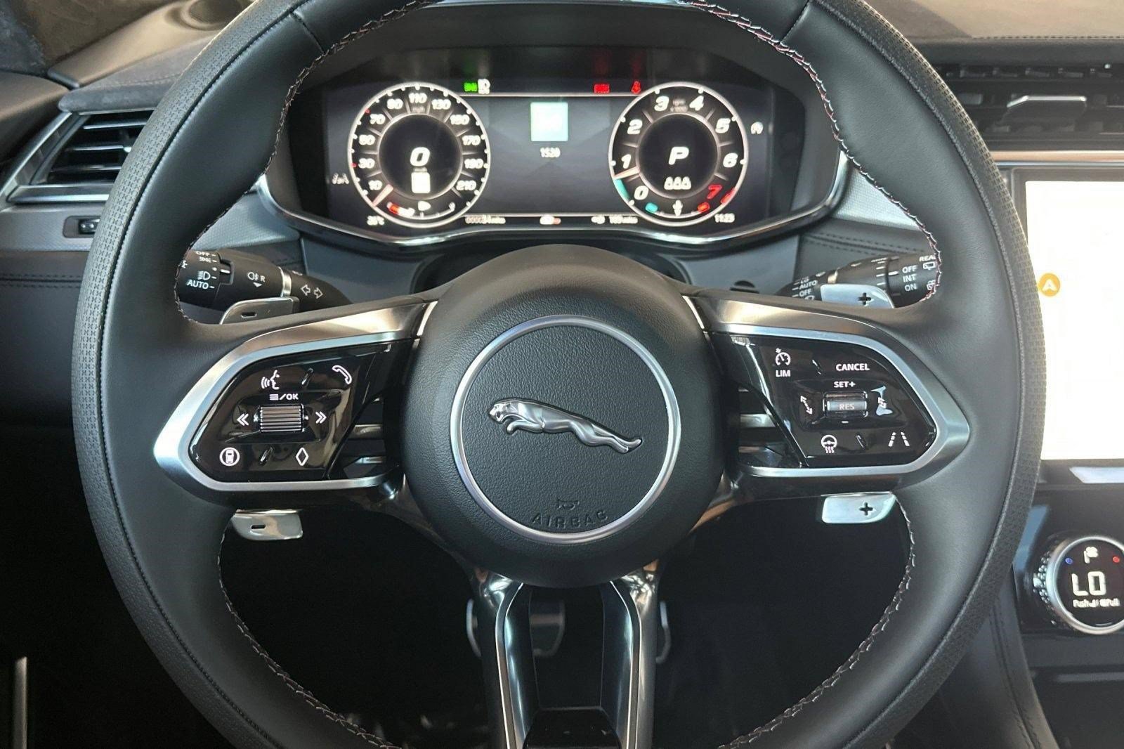 New 2026 Jaguar F-PACE SVR 575 Edition AWD/4WD image 10