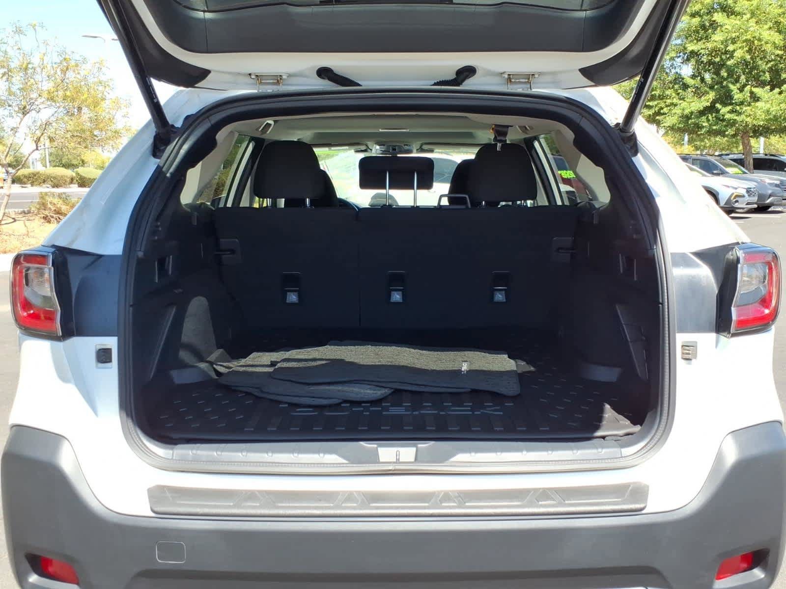 Used 2025 Subaru Outback Premium AWD/4WD image 17