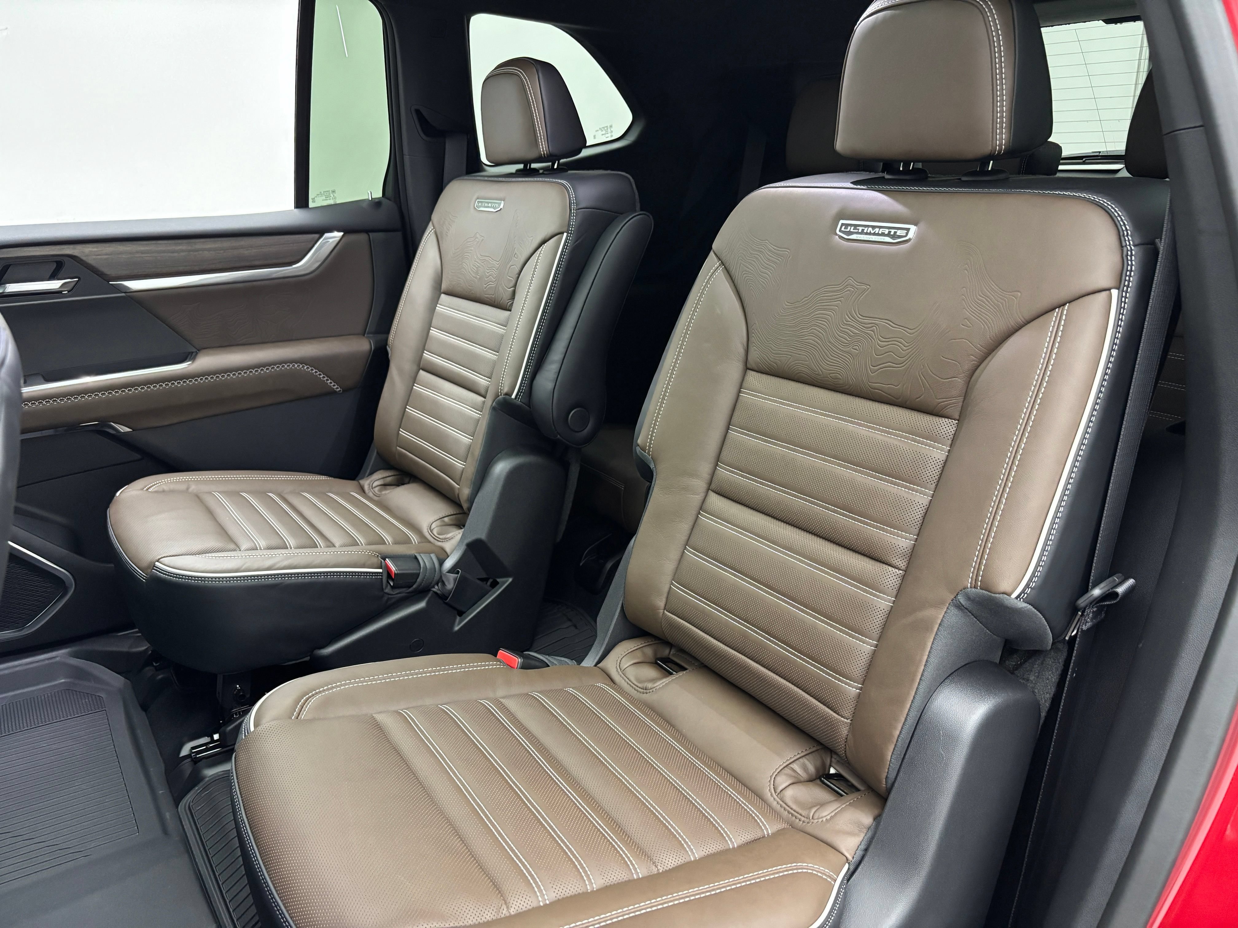New 2027 GMC Acadia Denali Ultimate w/ LPO, Floor Liner Package AWD/4WD image 48
