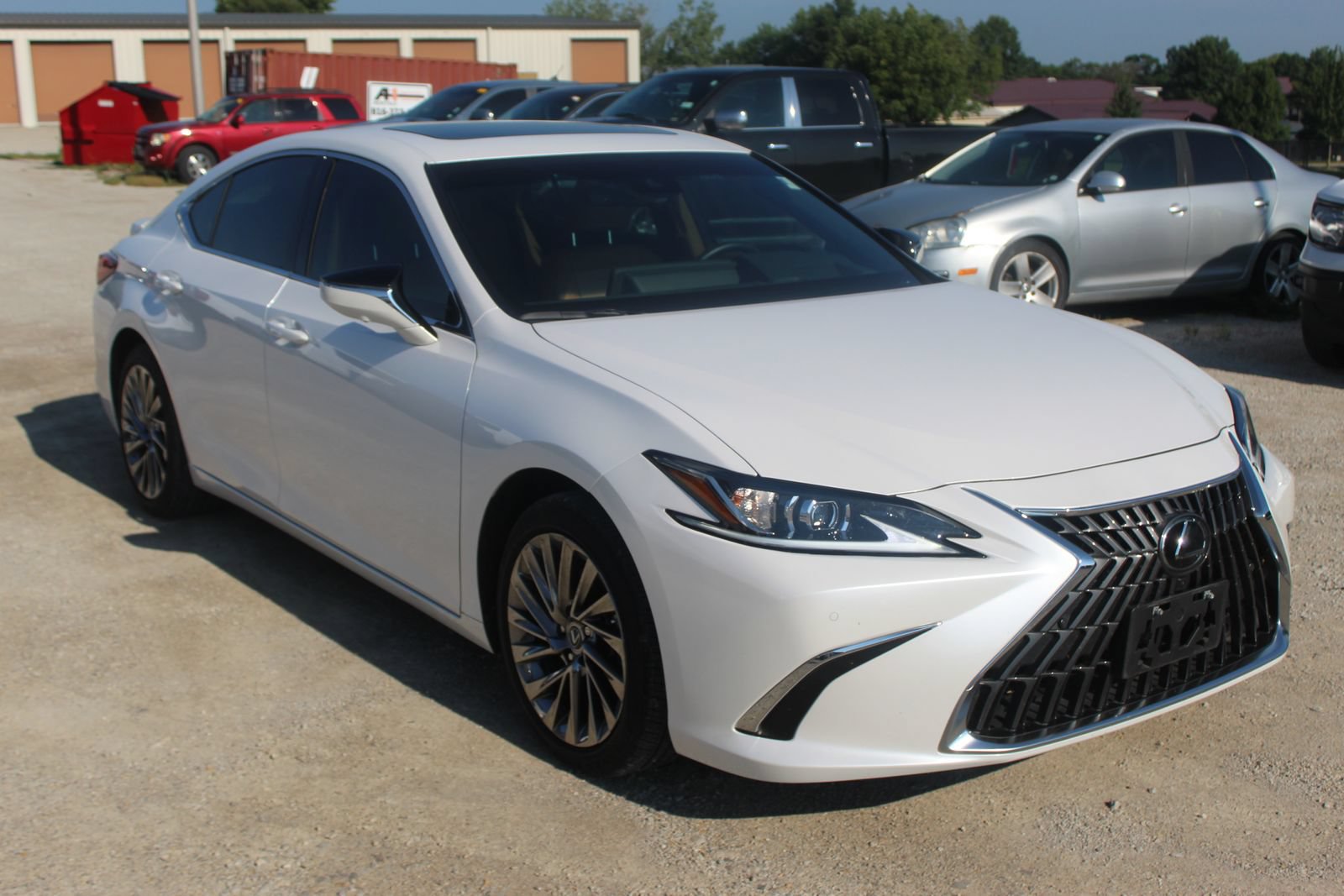 Used 2025 Lexus ES 300h w/ Luxury Package FWD image 8