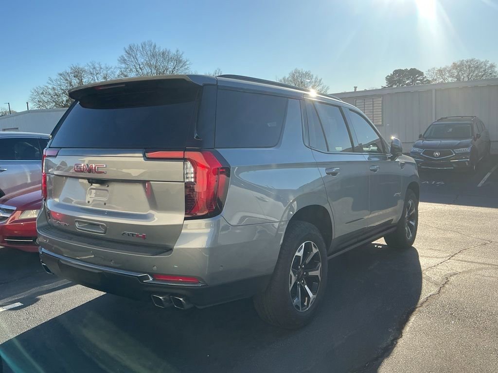 Used 2025 GMC Yukon AT4 w/ AT4 Premium Package image 3