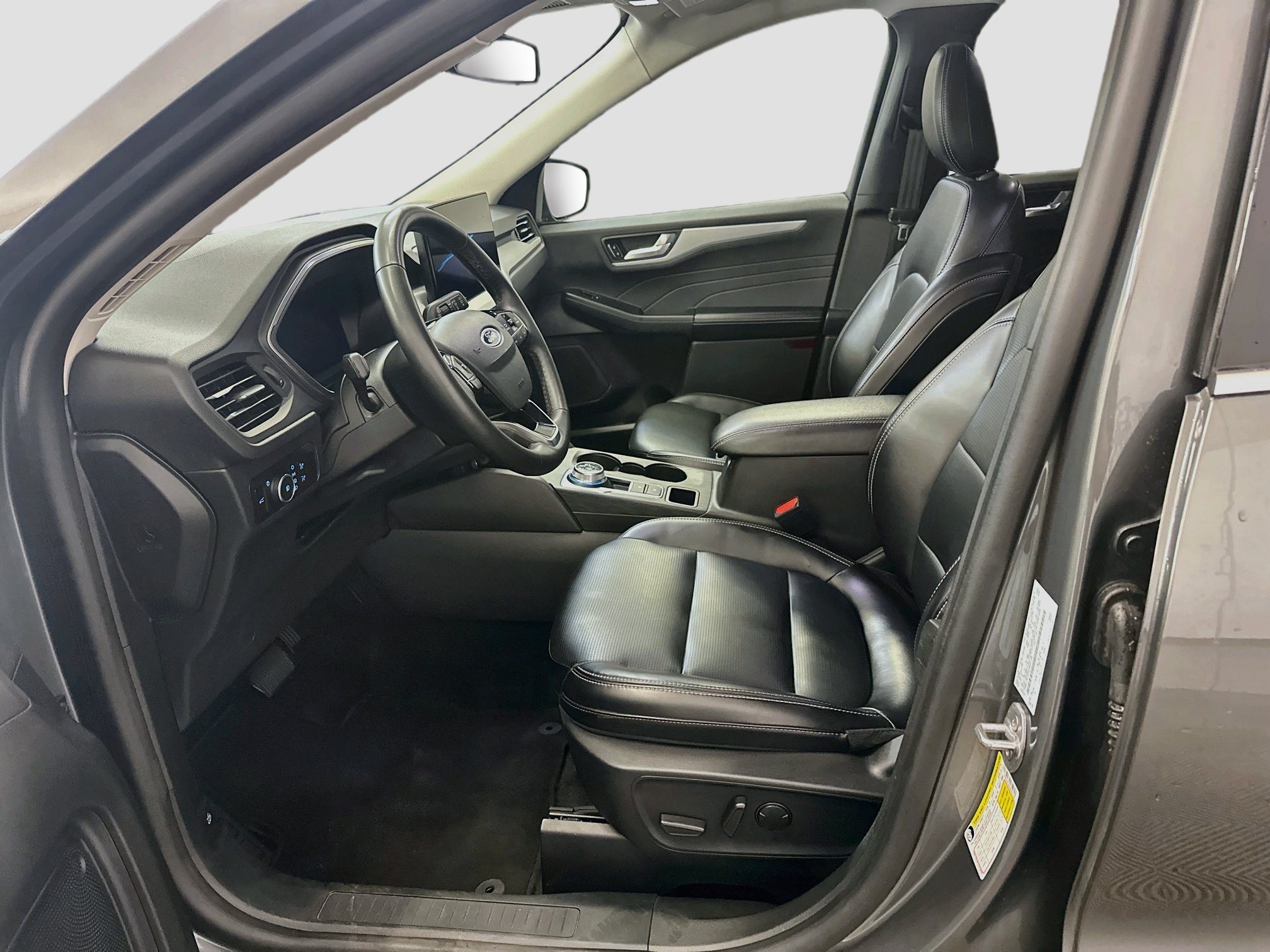 Used 2025 Ford Escape Platinum AWD/4WD image 13