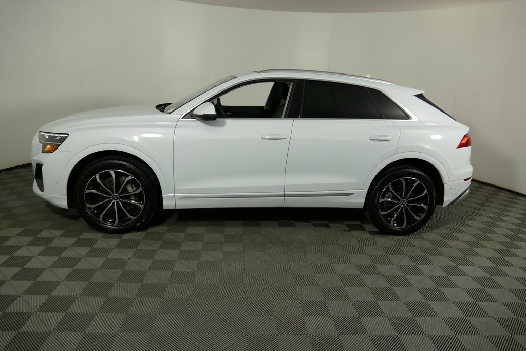 Used 2024 Audi Q8 Premium image 6